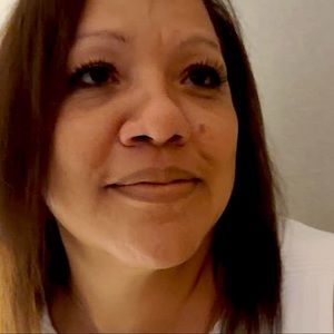 Meet your Posher, Amparo